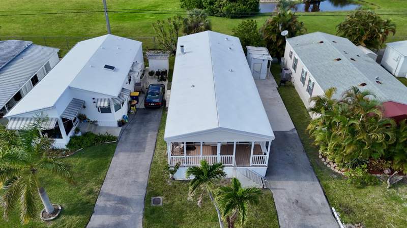 2 bedroom Mobile Home at 2937 SW 54th Street, Ravenswood Estates & Marinas, Fort Lauderdale — photo 2