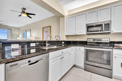 7735 Yardley Drive #406, Tamarac FL - photo 6 of 67