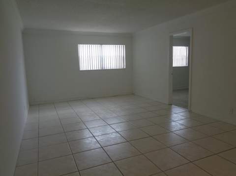 2008 Jackson Street #E9, Hollywood FL - photo 8 of 18