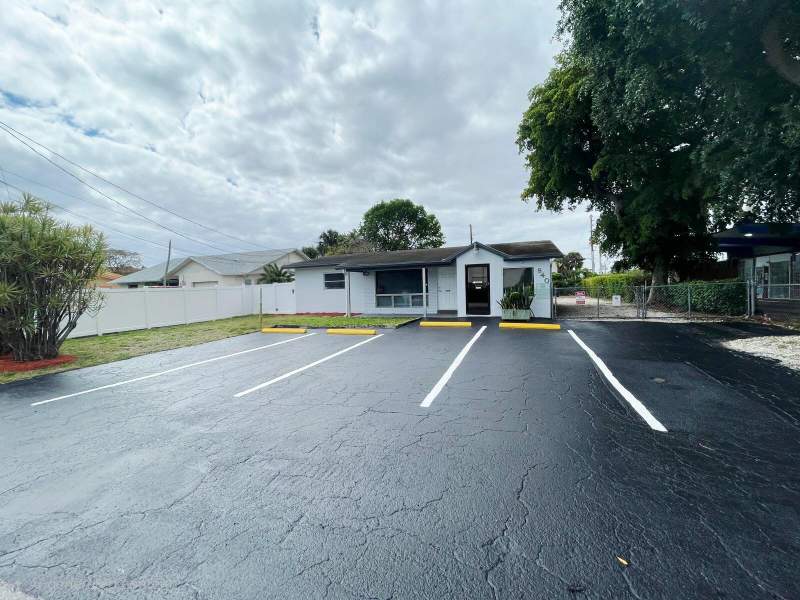 4 bedroom Single Family Residence at 840 NW 33 Street, Lloyd Estates, Oakland Park — photo 2