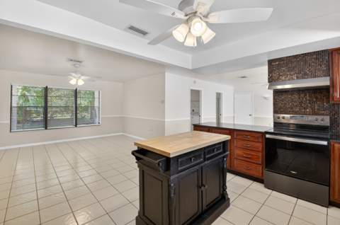 10157 La Reina Road, Delray Beach FL - photo 12 of 54