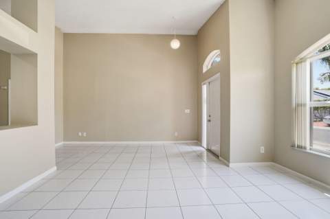 1495 SW 105th Avenue, Pembroke Pines FL - photo 10 of 38