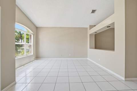 1495 SW 105th Avenue, Pembroke Pines FL - photo 11 of 38