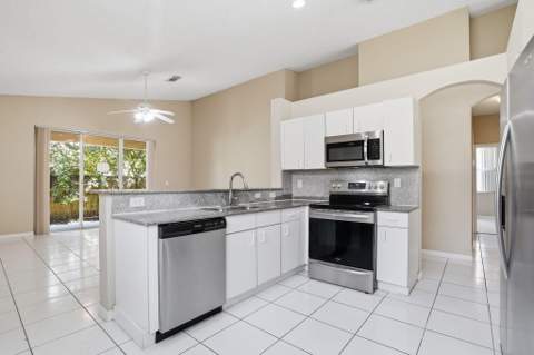 1495 SW 105th Avenue, Pembroke Pines FL - photo 16 of 38