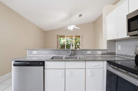 1495 SW 105th Avenue, Pembroke Pines FL - photo 17 of 38