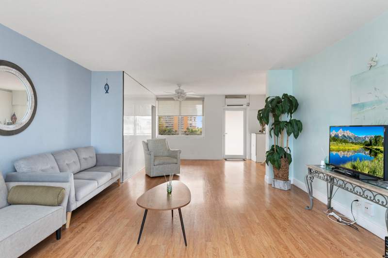 1 bedroom Stock Cooperative at 401 N Riverside Drive #406, Marine Terrace Co-Op, Pompano Beach — photo 4