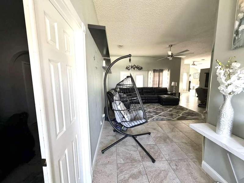 4 bedroom Single Family Residence at 523 SW Gale Lane, Port St Lucie Section 34, Port St. Lucie — photo 4