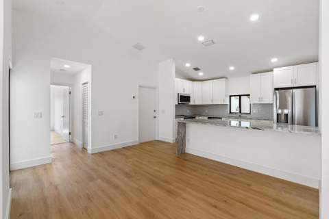 786 NW 31st Avenue, Delray Beach FL - photo 6 of 44