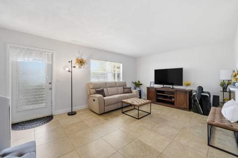 251 Monaco Way, Delray Beach FL - photo 8 of 22