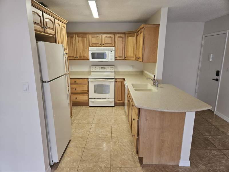2 bedroom Condominium at 2050 Oleander Boulevard #10-108, Island House Condominium Phase III (Bldg X), Fort Pierce — photo 4