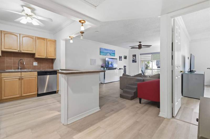 1 bedroom Condominium at 259 S Cypress Road #506, Barcelona Condo North Bldg 500, Pompano Beach — photo 3