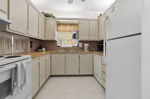 259 S Cypress Road #506, Pompano Beach FL - photo 23 of 33