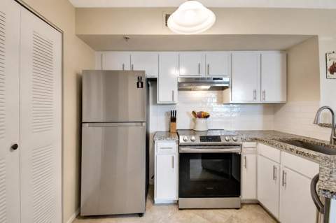 1000 Scotia Drive #204, Hypoluxo FL - photo 6 of 32