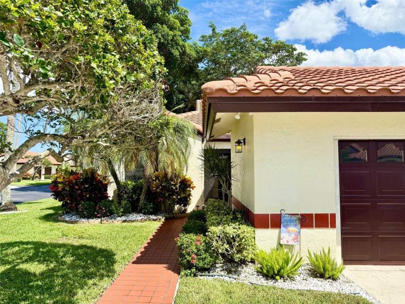 3 bedroom Villa at 5462 Palm Springs Lane #A, Palm Chase Condo, Boynton Beach — photo 4