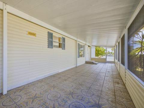 4185 N Shady Lane, Boynton Beach FL - photo 6 of 25