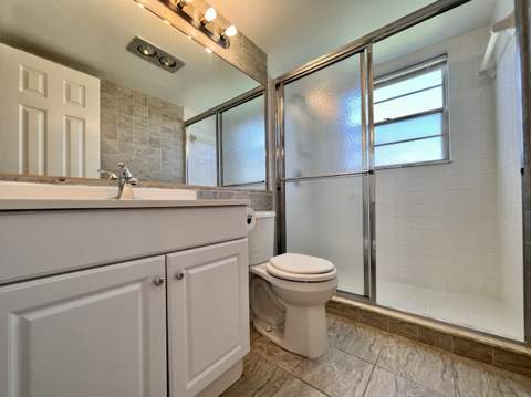136 Somerset G, West Palm Beach FL - photo 10 of 24