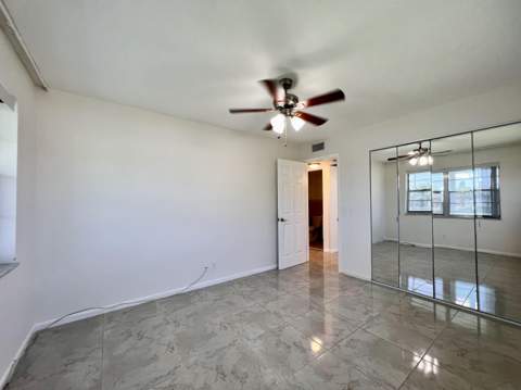 136 Somerset G, West Palm Beach FL - photo 12 of 24