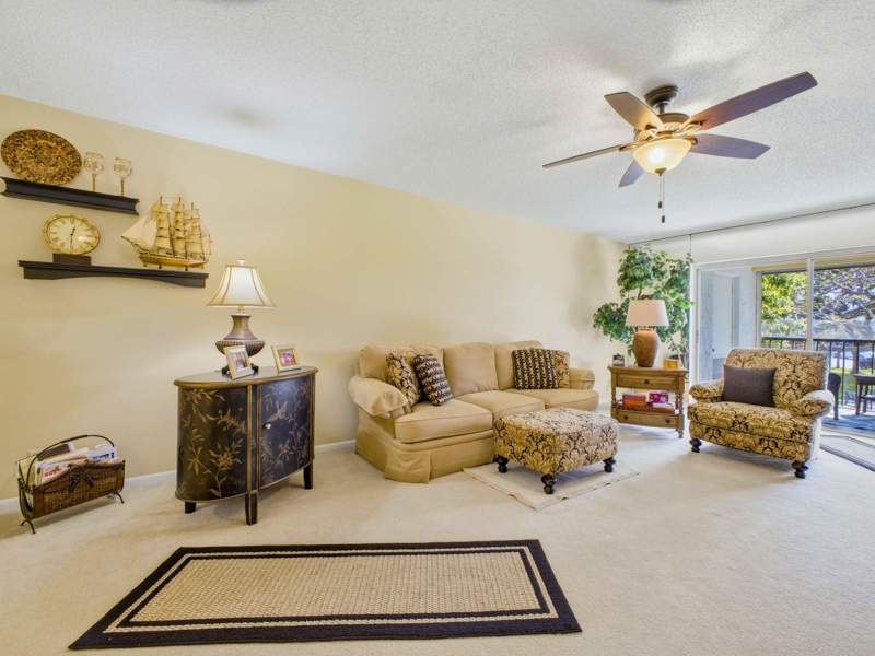 2 bedroom Condominium at 6625 S Oriole Boulevard #2040, Villages Of Oriole Deauville Condo, Delray Beach — photo 2