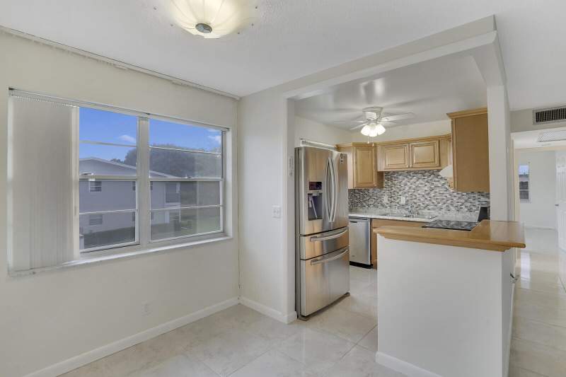 2 bedroom Condominium at 136 Somerset G, Century Village - Somerset Condos, West Palm Beach — photo 5