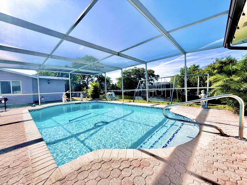 5 bedroom Single Family Residence at 11441 NW 29th Manor, Sunrise Golf Village Sec 24, Sunrise — photo 3