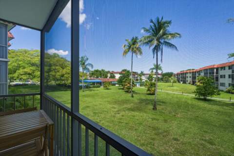 9720 S Hollybrook Lake Drive #205, Pembroke Pines FL - photo 18 of 82