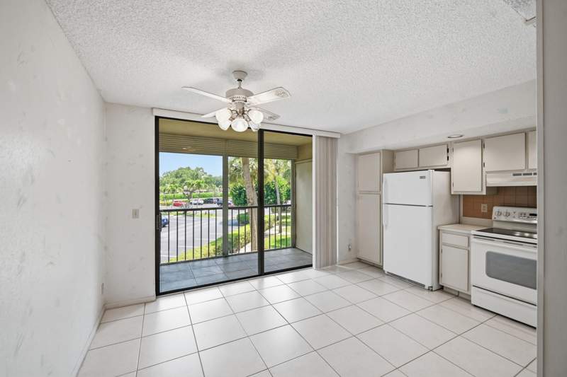 2 bedroom Condominium at 5370 Las Verdes Circle #219, Cypress Condo, Delray Beach — photo 5