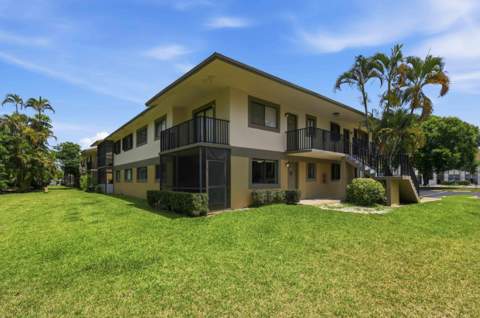 545 Trace Circle #102, Deerfield Beach FL - photo 19 of 21
