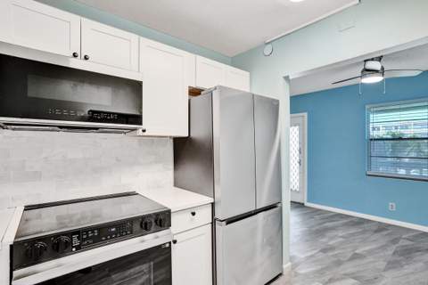 358 Oakridge T #358, Deerfield Beach FL - photo 9 of 45