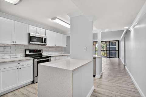 8 Royal Palm Way #203, Boca Raton FL - photo 10 of 33