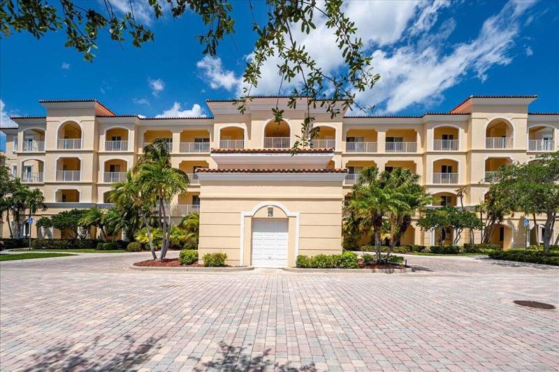 2 bedroom Condominium at 18 W Harbour Isle Drive #102, Harbour Isle West, Fort Pierce — photo 5