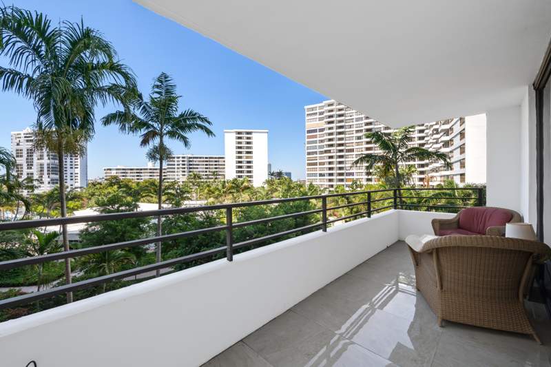 2 bedroom Condominium at 2500 Parkview Drive #615, Olympus Condo, Hallandale Beach — photo 2