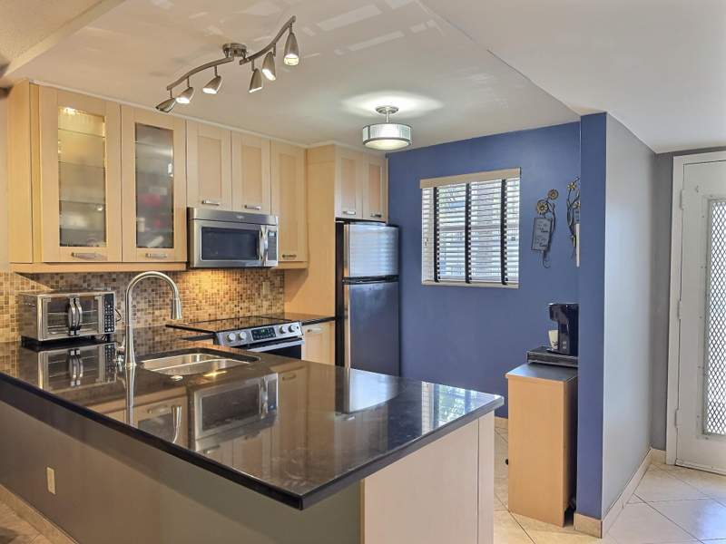 2 bedroom Condominium at 3150 Holiday Springs Boulevard #8-204, Holiday Springs Village 1 Condo, Margate — photo 3