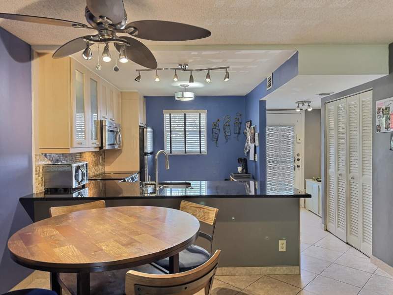 2 bedroom Condominium at 3150 Holiday Springs Boulevard #8-204, Holiday Springs Village 1 Condo, Margate — photo 4