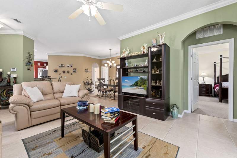 2 bedroom Single Family Residence at 612 SW Indian Key Drive, Lake Forest At St Lucie West, Port St. Lucie — photo 5
