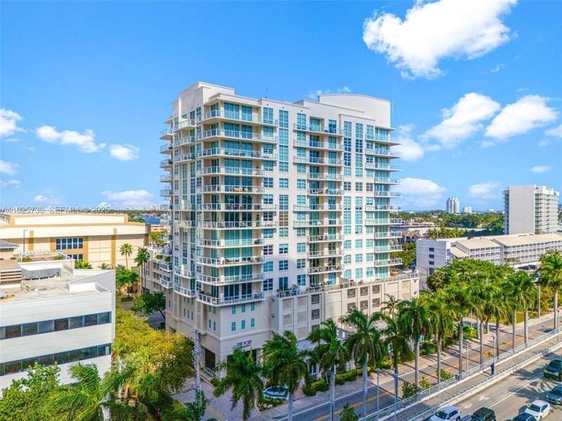 2 bedroom Condominium at 1819 SE 17th Street #802, Port Condo, Fort Lauderdale — photo 2