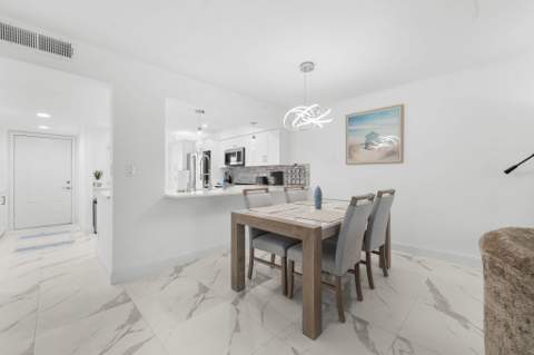 6936 Huntington Lane #302, Delray Beach FL - photo 12 of 42