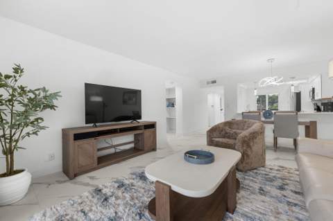 6936 Huntington Lane #302, Delray Beach FL - photo 7 of 42