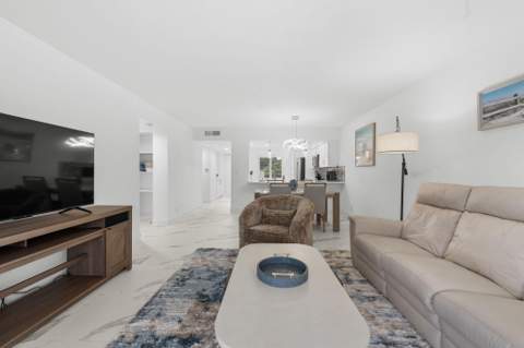 6936 Huntington Lane #302, Delray Beach FL - photo 10 of 42