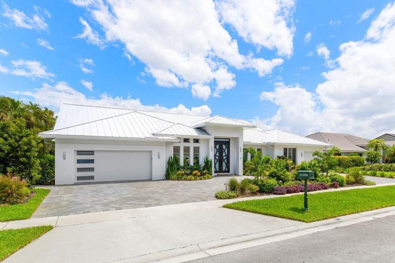 3 bedroom Single Family Residence at 11164 Boca Woods Lane, Boca Woods Country Club 8, Boca Raton — photo 2