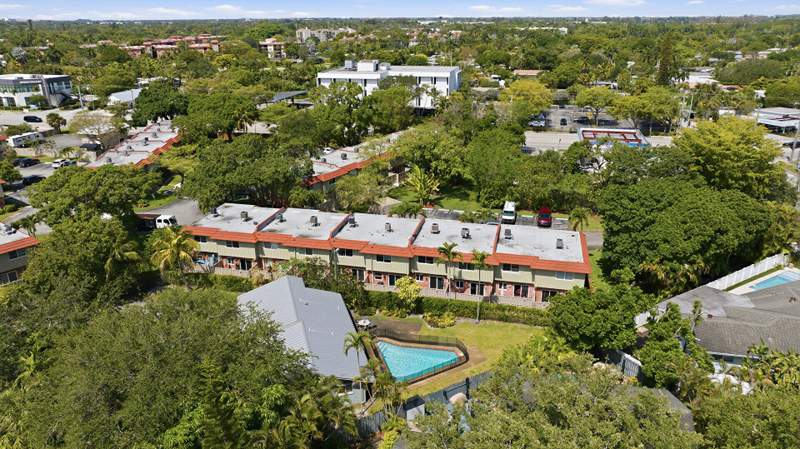 2 bedroom Townhouse at 67 NE 20th Court #6h, Manor Grove Village Three Condo, Wilton Manors — photo 4