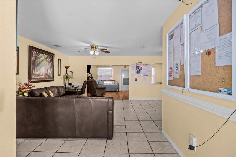 4 bedroom Single Family Residence at 2073 SE Rainier Road, Port St Lucie Section 49, Port St. Lucie — photo 3