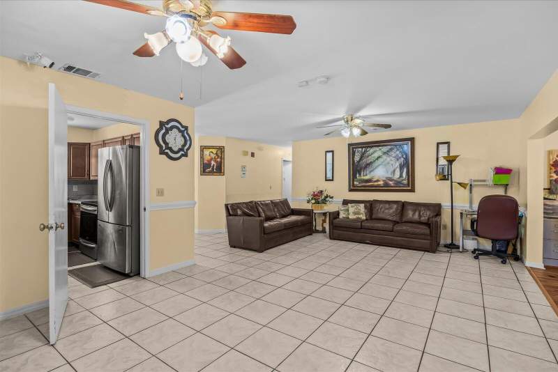4 bedroom Single Family Residence at 2073 SE Rainier Road, Port St Lucie Section 49, Port St. Lucie — photo 5