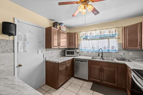 2073 SE Rainier Road, Port St. Lucie FL - photo 9 of 27