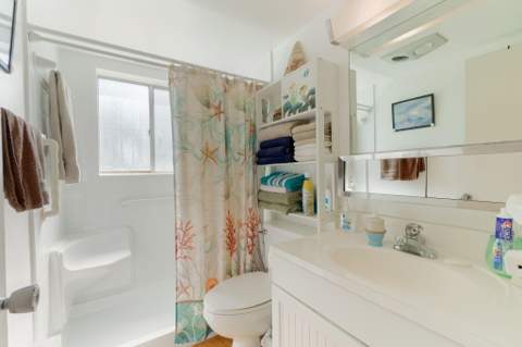 3120 Cynthia Lane #115, Lake Worth Beach FL - photo 13 of 36