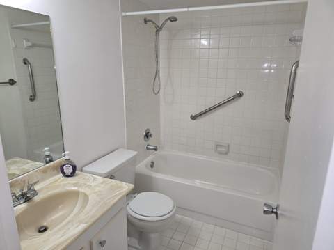 551 SW 135 Avenue #216b, Pembroke Pines FL - photo 10 of 33