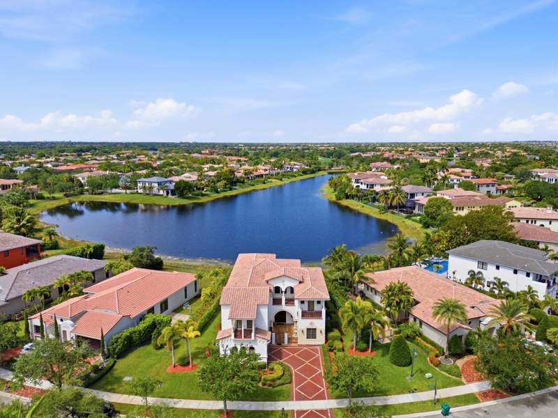 6 bedroom Single Family Residence at 8289 Emerald Avenue, Parkland Golf And Country Club, Parkland — photo 2