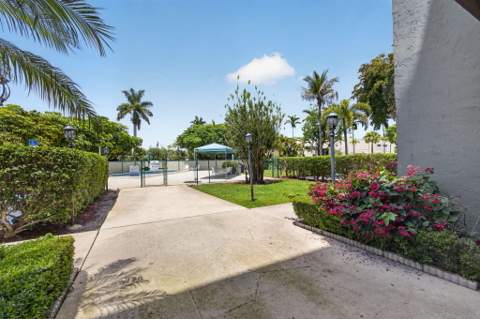 505 Spencer Drive #211, West Palm Beach FL - photo 17 of 23