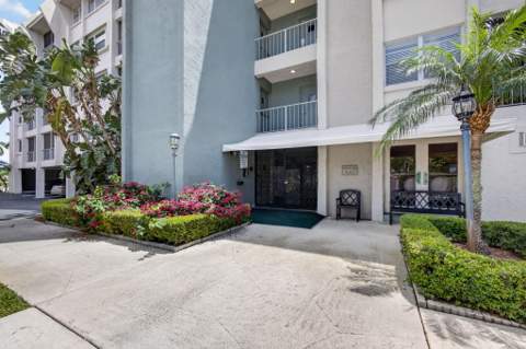 505 Spencer Drive #211, West Palm Beach FL - photo 18 of 23