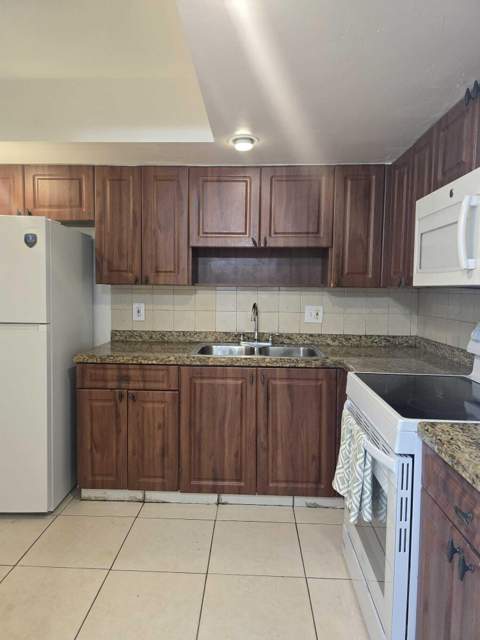 1201 SW 52nd Avenue #202-2, North Lauderdale FL - photo 14 of 33