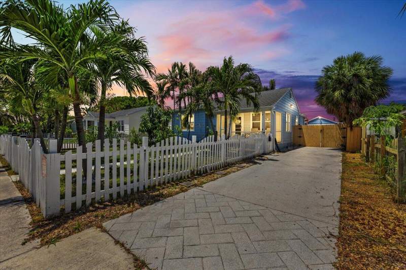 3 bedroom Single Family Residence at 915 N K Street, Lake Worth Town Of, Lake Worth Beach — photo 2